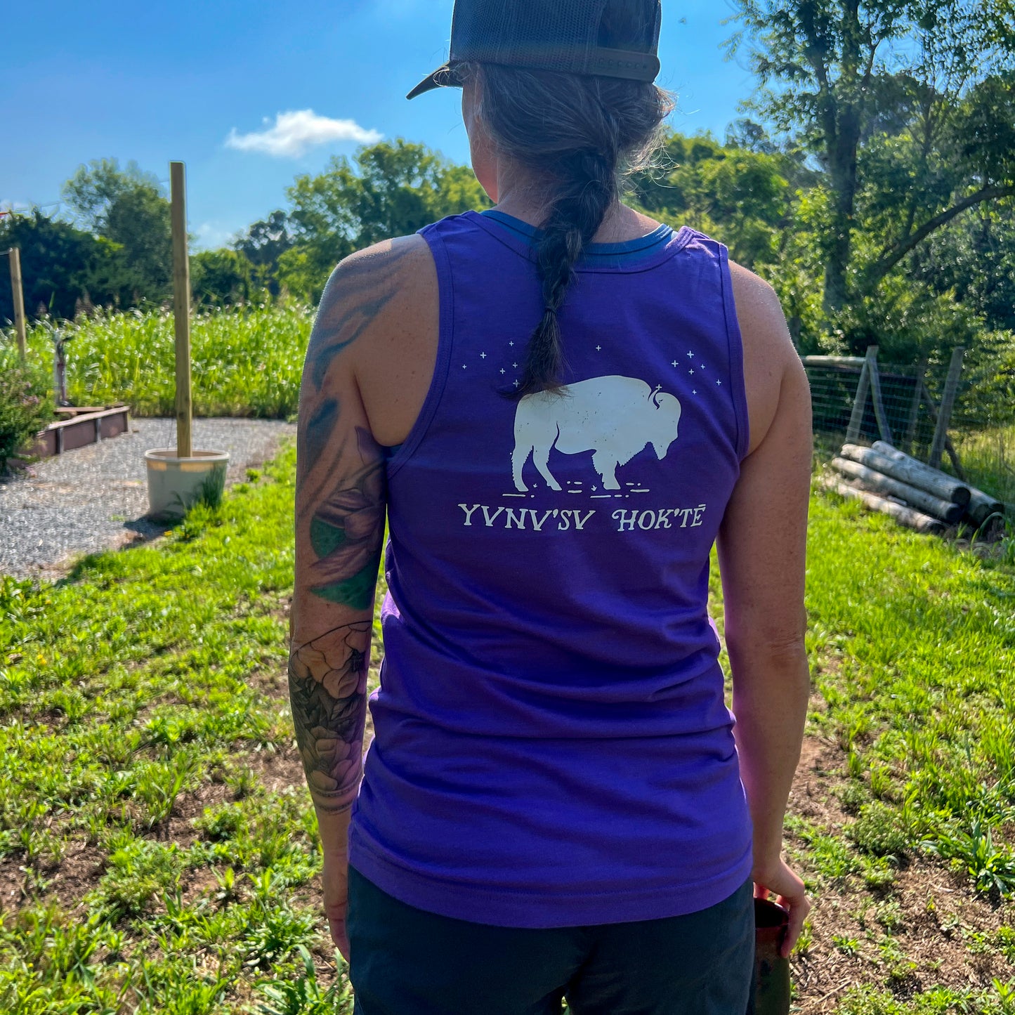 Yvnv'sv Hok'te Buffalo Woman Unisex Jersey Tank