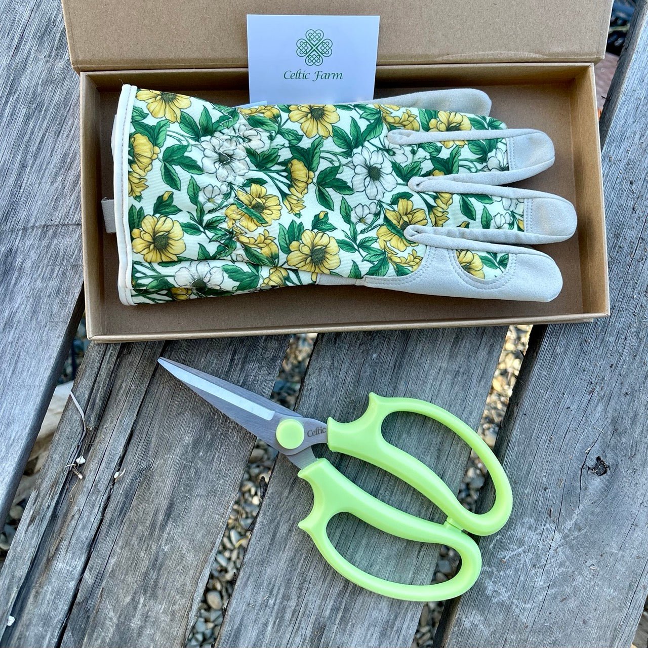 Garden Gift Box - Gloves and  Herb Snips